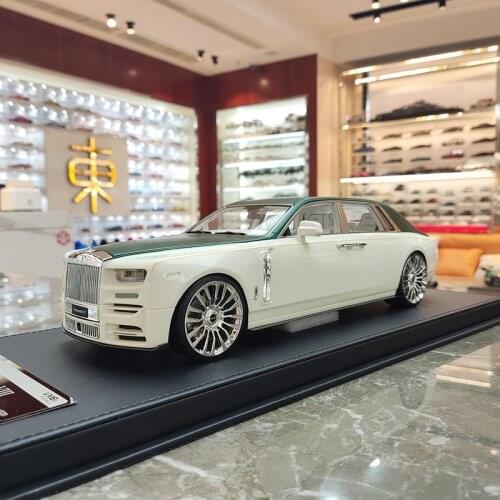 Limited Edition 1/18 Simulation Resin Car Model Luminous Edition Toy Car Decoration Gifts