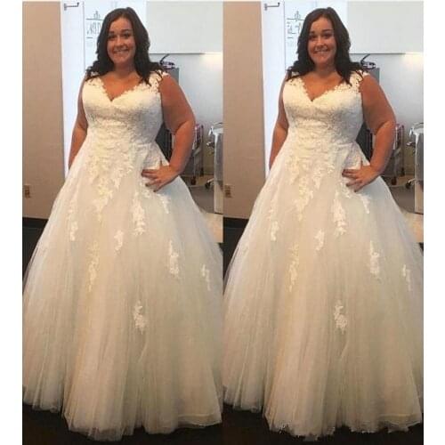 Plus Size Wedding Dresses Ball Gown Puffy Tulle Sexy V Neck Sleeveless Wedding Gown Appliques Bridal Dresses Custom Made
