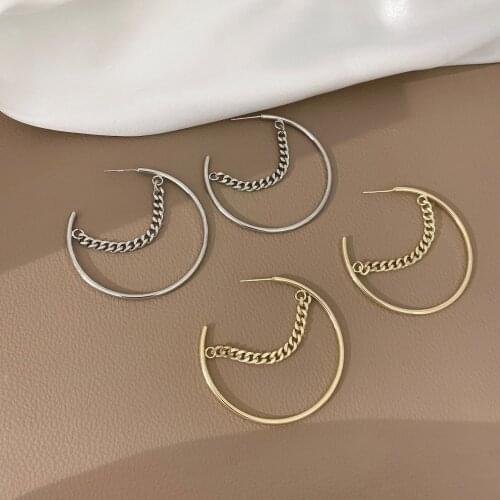Exaggerated Premium Texture Metal Open Circle Built-in Tassel Earrings Simple Geometry Design Sense Earrings All-matching