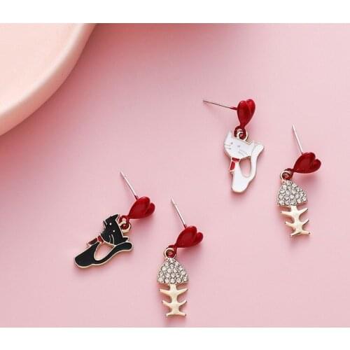2021 Wholesale Korean Fashion Asymmetric Small Fish Cat Earrings Red Love Cat Fish Bone Earrings for Valentines Day Gift
