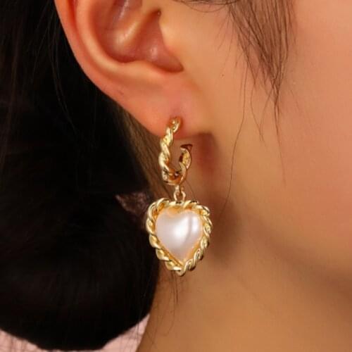 Find Me New Vintage Geometric C-shaped Imitation Pearls Heart Pendant Earrings For Women Jewelry Accessories
