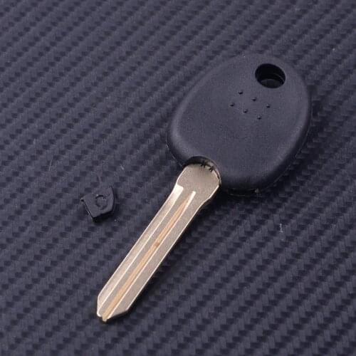 DWCX New Uncut Blank Car Key Case Fob Shell With Chip Fit For Hyundai Santa Fe Sonata NF Genesis Coupe Tucson 2010 iLoad 2012