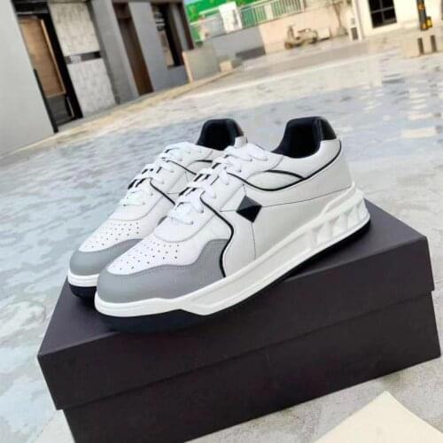 Women Trainers Genuine Leather Sneakers Rivet Decor Thick Bottom Shoes Casual Lace Up Luxury Brand Fashion Designer Women Shoe