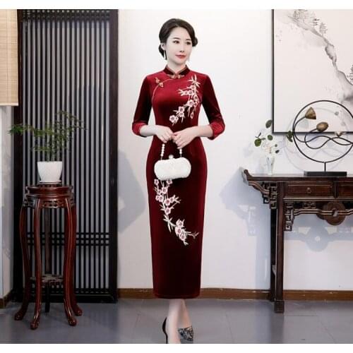 Traditional Chinese Cheongsam Autumn Women dress Embroidery Vintage