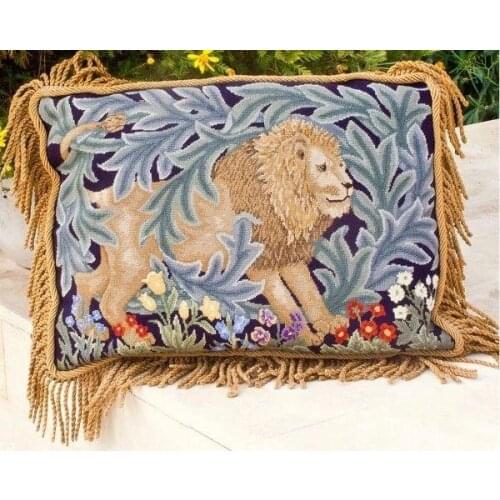 Cross stitch Handmade 14CT Counted Canvas DIY,Cross-stitch kits,Embroidery #cushion-lion in the forest 70-53