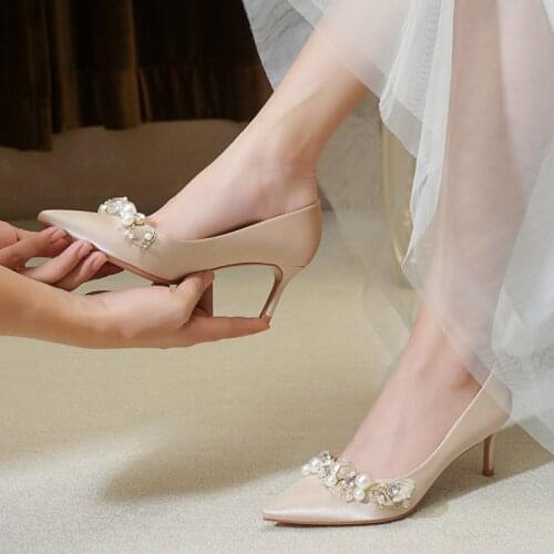 Wedding Shoes New Spring Brides shoes Champagne Pearls Flowers Beautiful Lady Graceful Fashion New Female Pumps Classic Date