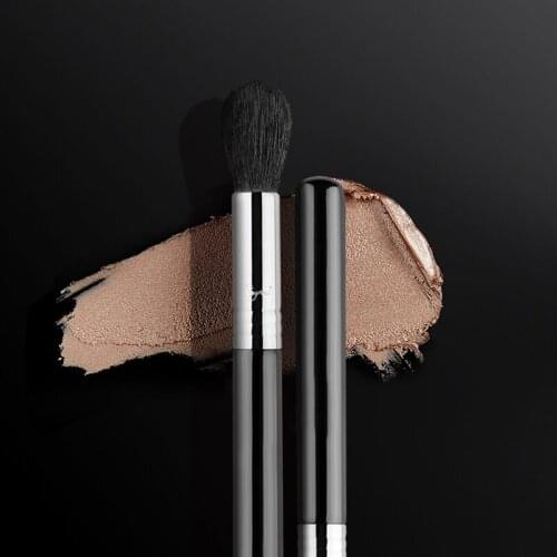 Professional Tapered Highlighter Brush Blending Makeup Brush Fluffy Face Powder Bronzer Brush Eyebrow Eyeshadow Makeup Brush