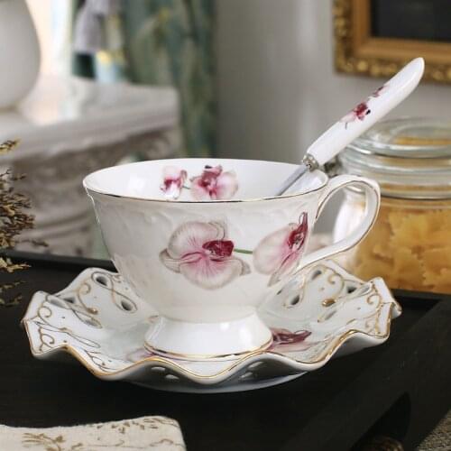 European Pastoral Ceramic Coffee Cup Creative High-Grade Bone China Afternoon Tea Cup with Hollow Saucer and Spoon Set Drinkware