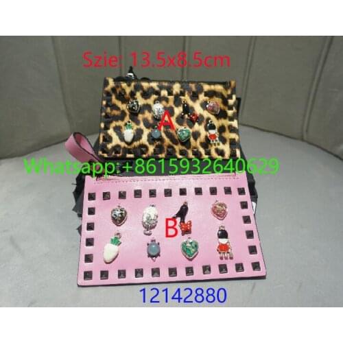 The new ladys card holder uses cowhide leather with exquisite accessories, fashionable and elegant