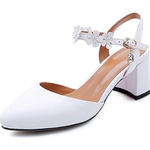 2019 summer new fashion thick with the middle with buckle sandals female 33-43