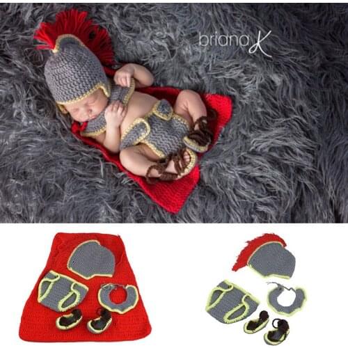 2020 Cool Red Knights' Style Suit Cape Childrens Soft Wool Knitting 100 Days Born Souvenir Photography Clothes Baby Knitwear