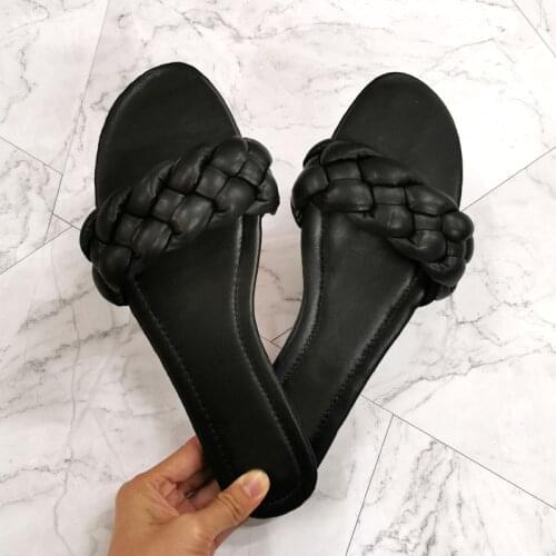 Summer Sandal Women Beach Shoes Flat Bottom Outside Slides Outdoor Woman Beach Sandal Black Designer Fashion Sandals