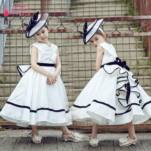 White with Black Thread Flower Girls Dresses Vintage Elegant Vestido de Daminha 2018 girls dresses without Hats ZF087