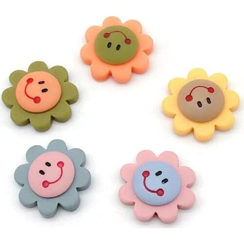 6Pcs/lot 21*21mm 5Colors Cartoon Sunflower Clover Charm Resin Diy Little Flower Jewelry Making Accessories Findings