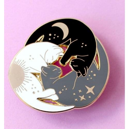 Tripel Cats Badge Trio-of Kitties Brooch Pins Enamel Metal Badges Lapel Pin Brooches Jackets Jeans Fashion Jewelry Accessories