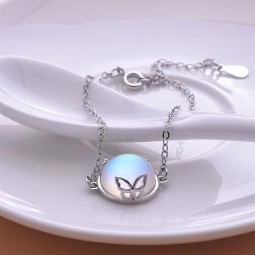 Fashion Women Charm Bracelets Simple Inlaid Round Moonstone Butterfly Bracelets Chic Wedding Engagement Jewelry