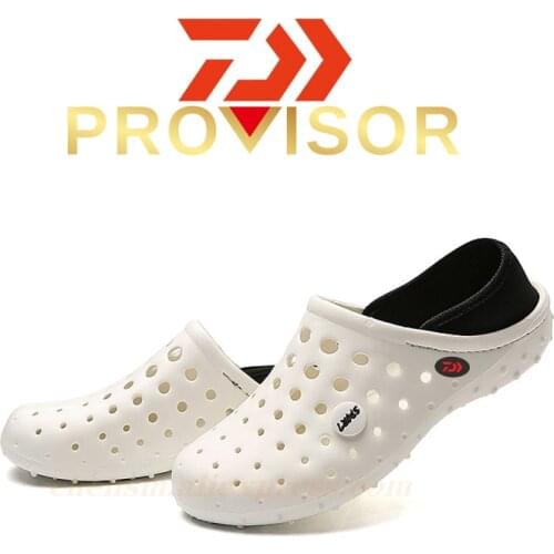 2021 New DAIWA Men Summer Beach Sandals Outdoor Shoes Garden Lightweight Fishing Shoes Breathable Sandals Quick Dry Water Shoes