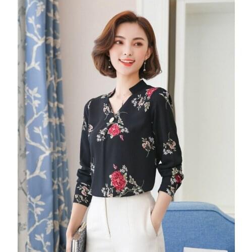 20212021 spring new chiffon shirt ladies Korean floral V-neck thin top bottoming Western style small shirt