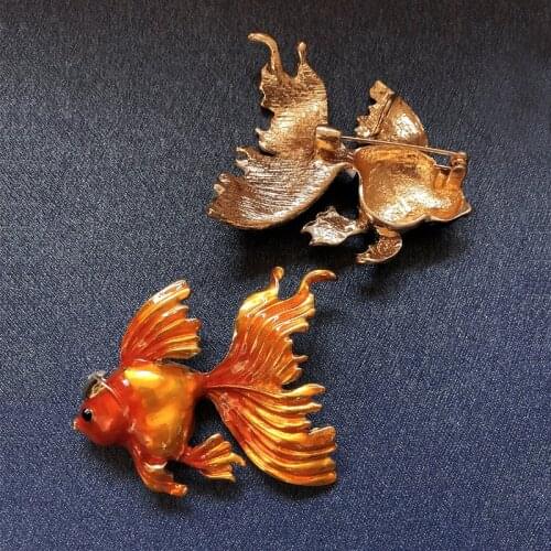 Muylinda Cute Enamel Goldfish Brooch Fashion Metal Brooches And Pins Jewelry Coat Scarf Pin Clip Accessories Gift