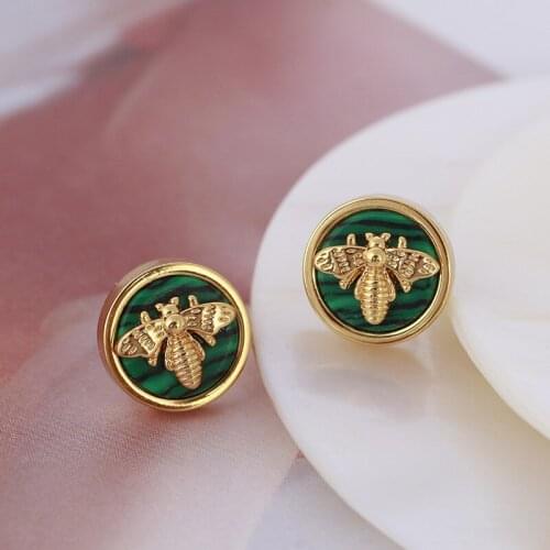 Simple round bee earrings inlaid with mother shell stone