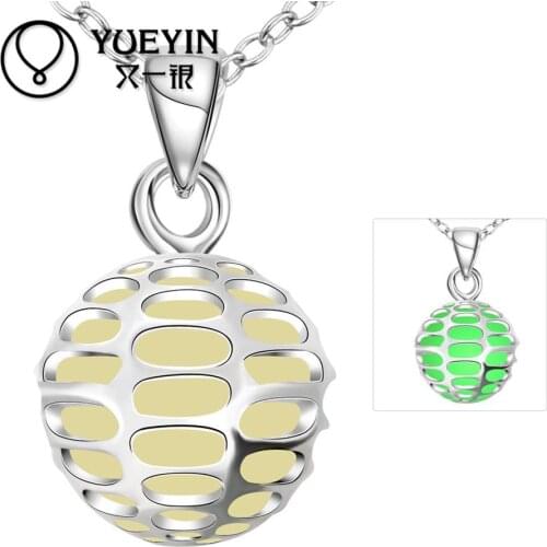 2016 popular silver plated noctilucent necklace pendants fashion jewelry Cosmic circle design Blue green light in dark N075-A