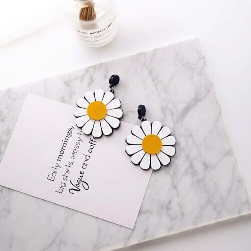 Acrylic Daisy Flower Big Drop Earrings For Women Girls Fashion Elegant Chic Dangle Earring Korean Jewelry Gifts Brincos XE352