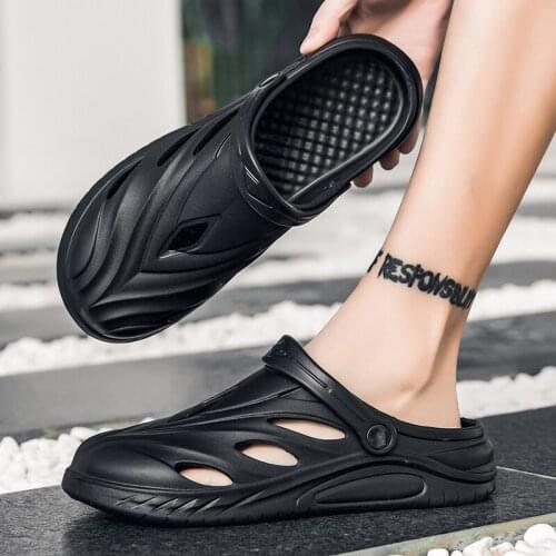 2021 New Arrival Mens Clogs Summer Garden Shoes Men Slippers Breathable Non-Slip Male Light Casual Wading Beach Sandals Zapatos