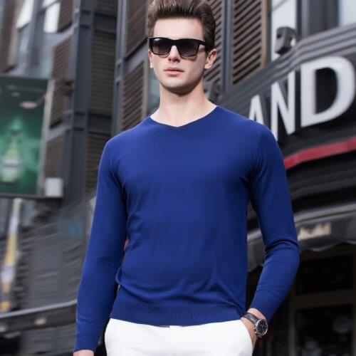 The new 2021 mens spring v-neck pure color T-shirt young han edition cotton long sleeve shirt men leisure mens clothing