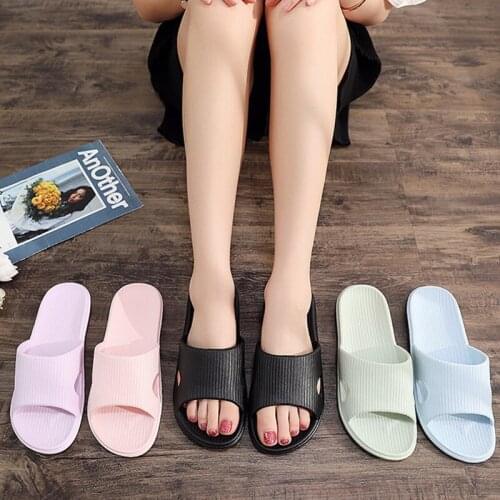 Hot Anti-Slip Odor-Free Slippers Lightweight Indoor Soft Sole Household Bath Slippers for Women Men