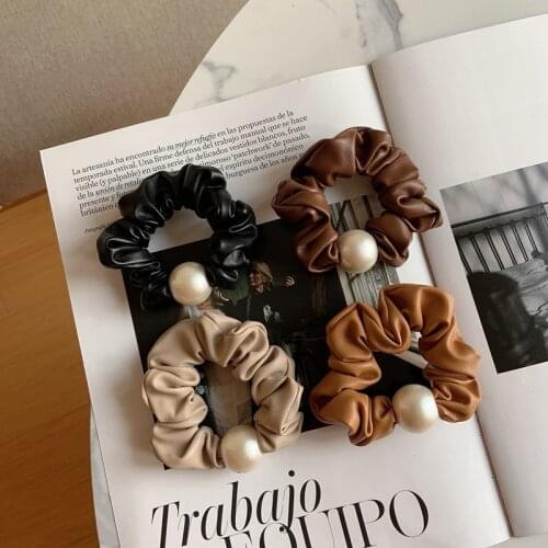 Spring 2021 PU Leather Big Size Pearl Scrunchie Pack Handmade Bulk Girls Hair Accessories Women Hair Ties 7Colors Avilable