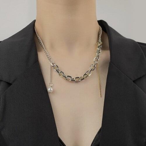 VSnow Hiphop Contrasted Chunky Curb Chain Chokers Necklace for Women Simulation Pearl Asymmetry Metal Tassel Necklace Jewelry