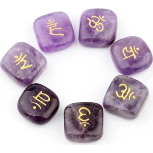 7Pcs/set Irregular Natural Engraved Amethyst Rose Quartz Palm Stone Clear Crystal Tiger Eye Chakra Healing Reiki Gift