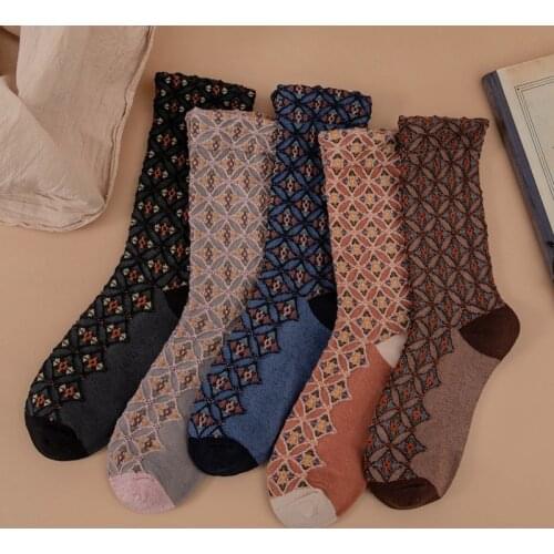Female Socks Autumn and Winter Jacquard Combed Cotton Diamond Lattice National Wind Restore Ancient Ways Pushing Women Sock