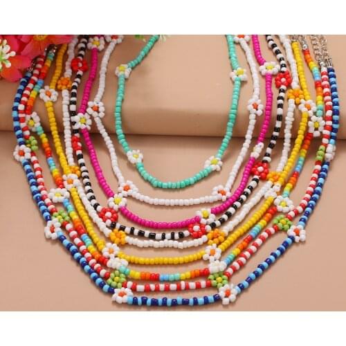 2021 New Korea Lovely Daisy Flowers Colorful Beaded Charm Statement Short Choker Necklace for Women Vacation Jewelry