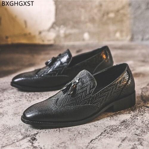 Black Mens Leather Shoes Italian Loafers Luxury Brand Dress Shoes Mens Fashion Formal Shoes for Men Office 2021 Tassel Wedding