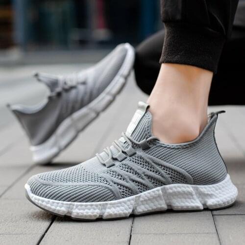 Men Casual Shoes 2021 Fashion Lightweight Sneakers Mens Mesh Walking Shoes Breathable Mens Loafers Zapatillas Hombre Sneaker