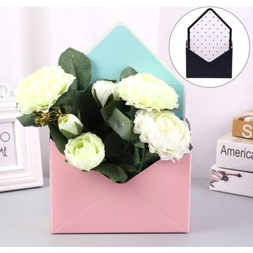 Romantic Envelope Stripe Flower Bouquet Paper Packing Box Holder Florist Gift Stripe Design Envelope Shape Packing Box Holder