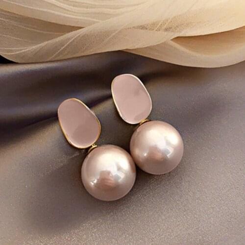 Woman Fashion Exaggerated Pearl Earrings Temperament Net Red Big Pearly Earrings Retro Natural Personality Earrings