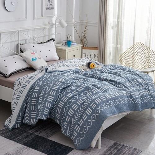 2019 new summer throw blanket 100% cotton Gauze quilt European home bedding elegant bedspread geometry bed linen 150*200cm