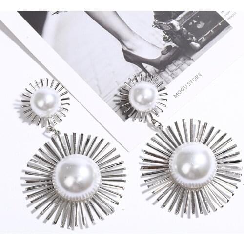 GSOLD New Trendy Exaggerated Imitation Pearl Hollow Metal Flower Earrings Women Fashion Alloy Jewelry Accessories Wholesale