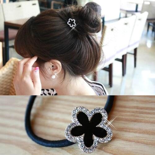 Small Commodity Wholesale Network With The New South Korean Imitation Five Petal Flower Lady Hair Simple All-match Black