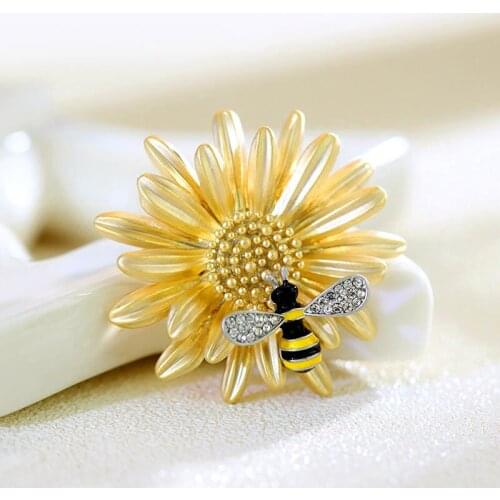 DoreenBeads Fashion Pin Brooches Daisy Flower Bee For Women Accessories Gold Color Clear Rhinestone Gift 40mm x 40mm, 1 Piece