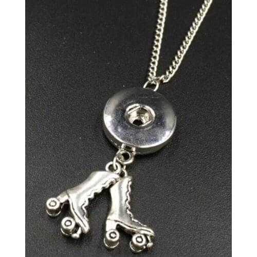 HOT !!! Fashion Jewelry Vintage Dark Buckle Round Button Roller skates Charms Statement Sweater Chain Necklace 75