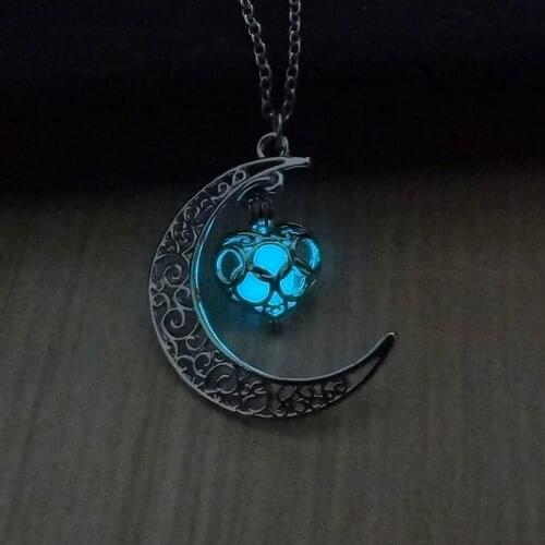 2021 Moon Luminous Necklace Gemstone Pendant Jewelry Silver Plated Womens Halloween Pendant Hollow Luminous Stone Pendant Neckl