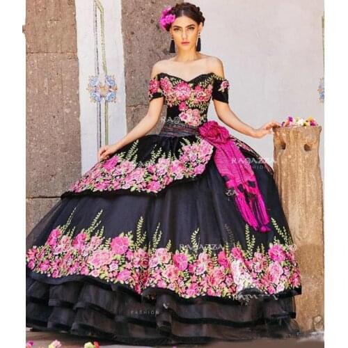 Black Embroidered Ball Gown Quinceanera Dresses Off The Shoulder Neck Beaded Tiered Sweet 16 Dress Sweep Train Girl Party Gowns