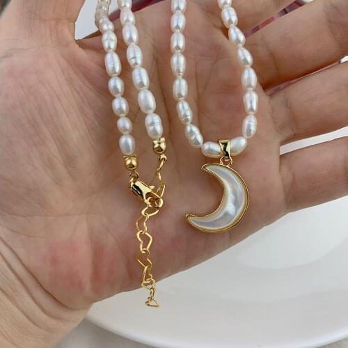 Natural MOP Shell Moon Pendant Freshwater Pearl Choker Necklaces For Women 2021 Fashion Luxury Jewelry