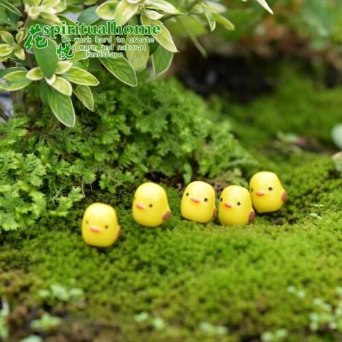 10pcs Mini Yellow Chicken miniature figurines Moss Microscape diy resin cartoon Scenery Cartoon Modern Home Decoration
