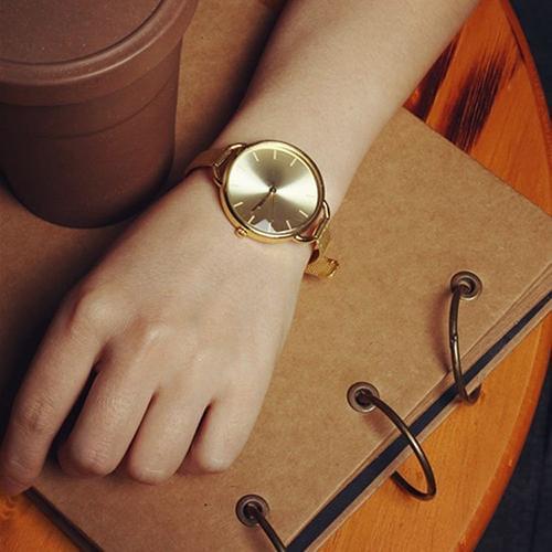Simple Womens Fashion Alloy Casual Clock Big Round Dial Thin Metal Mesh Band Quartz Wrist Watch