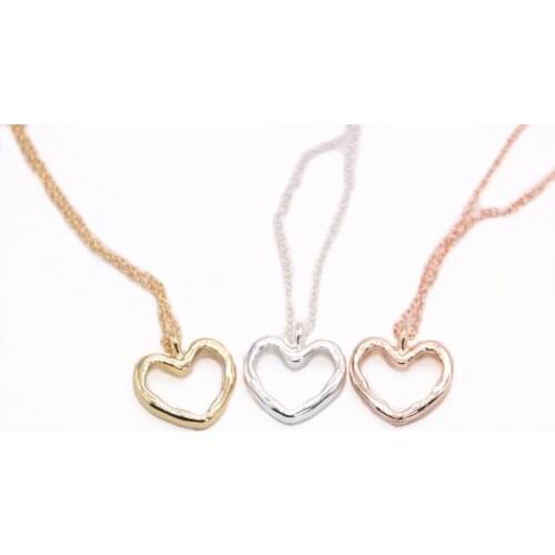 Fashion Heart Shaped Necklace Hollow out Love Design Pendant Necklace Three Color Optional