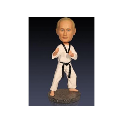 Russian President vladimir putin taekwondo shook his head at the dolls car creative resin crafts sculpture crafts statue